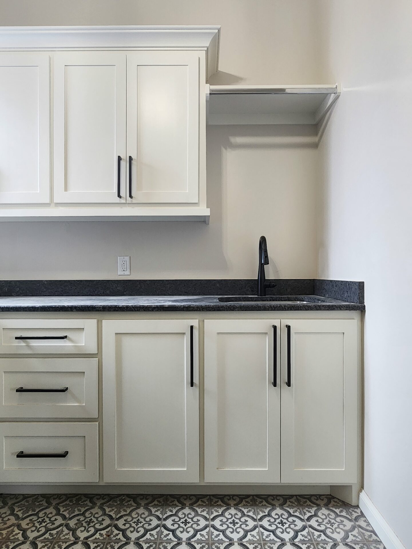 utility room, laundry room, custom design, tile design